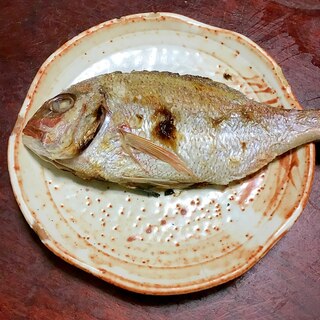 生姜香る鯛の塩焼き。